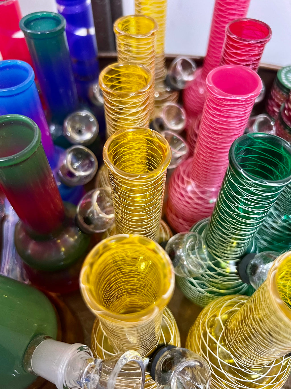 Ripkitty 5” Soft Glass Net Multi-Color Water Pipe Bong - Colors May Vary